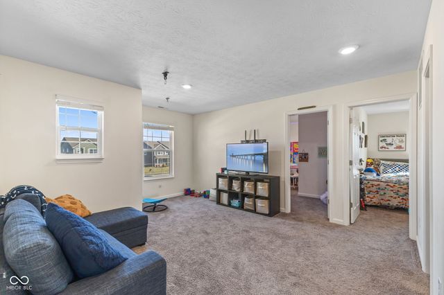 6905 W Wintergreen Court, Mccordsville, IN 46055