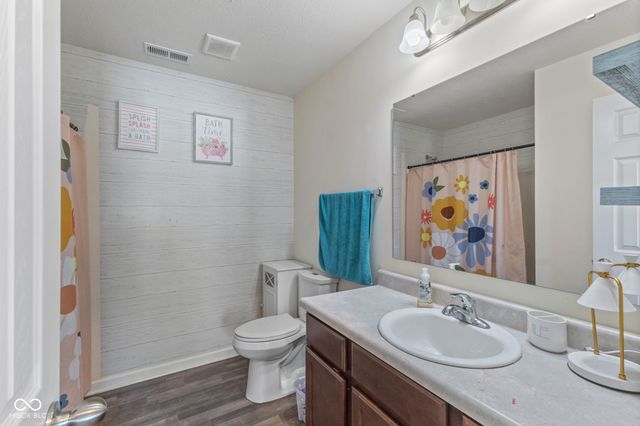 6905 W Wintergreen Court, Mccordsville, IN 46055