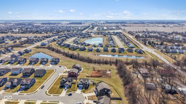 6905 W Wintergreen Court, Mccordsville, IN 46055