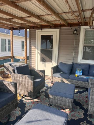 132 W FRANKLIN Street W, Paxton, IL 60957