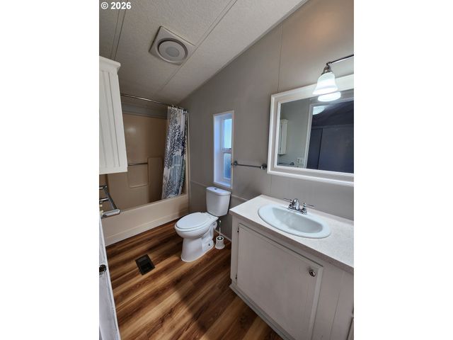 2804 Se COURTNEY Ave 12, Milwaukie, OR 97222