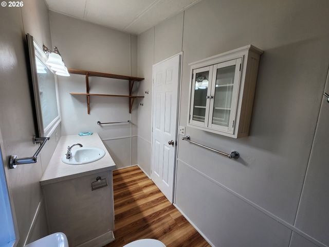 2804 Se COURTNEY Ave 12, Milwaukie, OR 97222