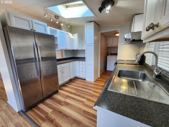 2804 Se COURTNEY Ave 12, Milwaukie, OR 97222