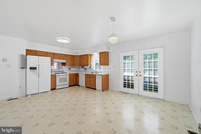 913 FAWN AVE, Pasadena, MD 21122