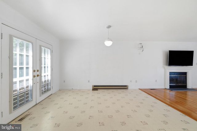 913 FAWN AVE, Pasadena, MD 21122