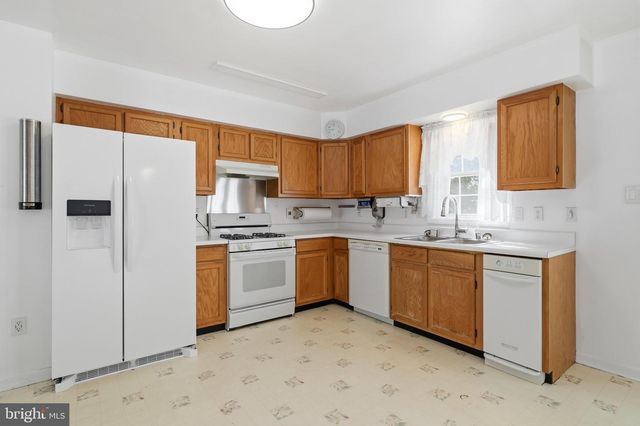 913 FAWN AVE, Pasadena, MD 21122