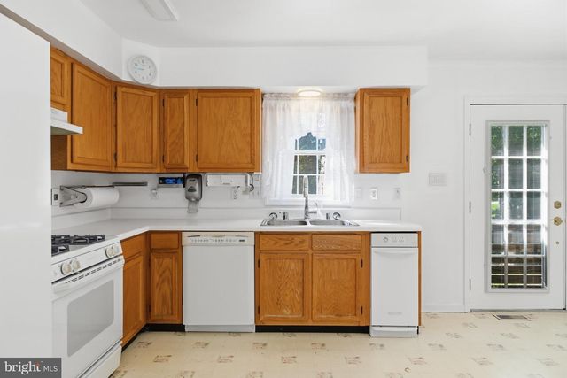 913 FAWN AVE, Pasadena, MD 21122