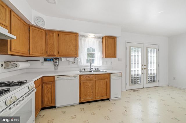 913 FAWN AVE, Pasadena, MD 21122