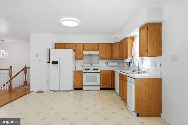 913 FAWN AVE, Pasadena, MD 21122