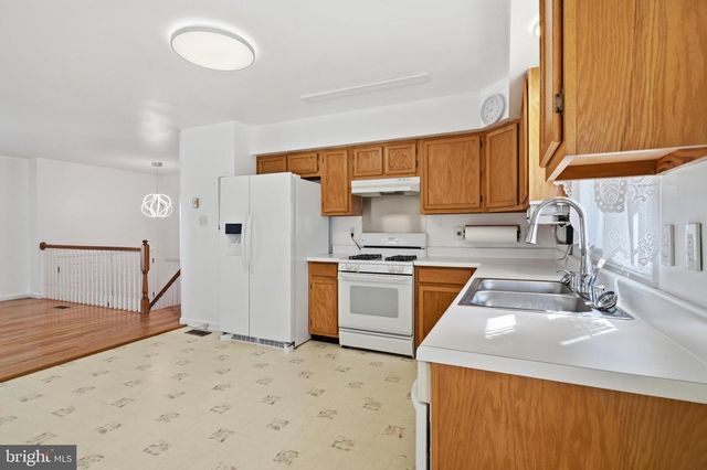 913 FAWN AVE, Pasadena, MD 21122