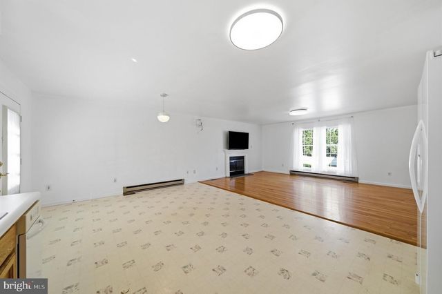 913 FAWN AVE, Pasadena, MD 21122