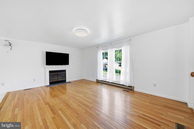 913 FAWN AVE, Pasadena, MD 21122