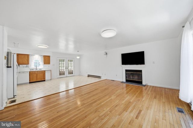 913 FAWN AVE, Pasadena, MD 21122