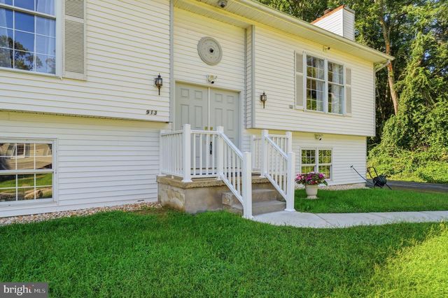 913 FAWN AVE, Pasadena, MD 21122