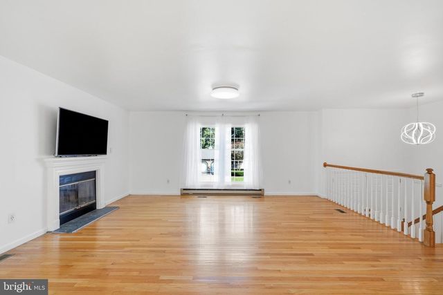 913 FAWN AVE, Pasadena, MD 21122