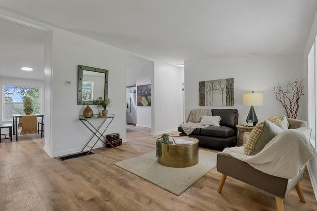 13303 Douglas Lane Road, Centerburg, OH 43011