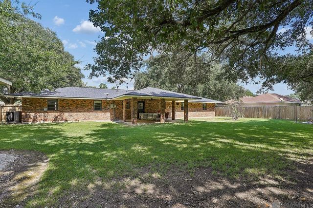 1556 Worsham Dr, Zachary, LA 70791