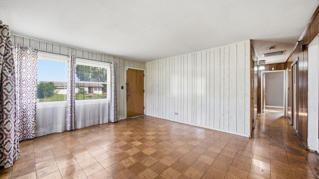 3041 Sherwood Avenue, Markham, IL 60428