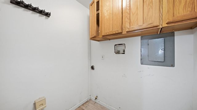3041 Sherwood Avenue, Markham, IL 60428