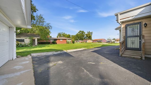 3041 Sherwood Avenue, Markham, IL 60428