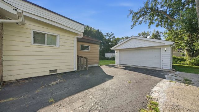 3041 Sherwood Avenue, Markham, IL 60428