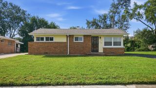 3041 Sherwood Avenue, Markham, IL 60428