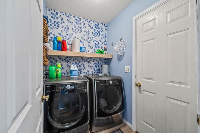 901 33rd Street SW, Bondurant, IA 50035