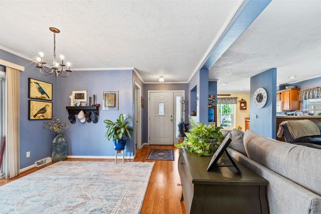 901 33rd Street SW, Bondurant, IA 50035