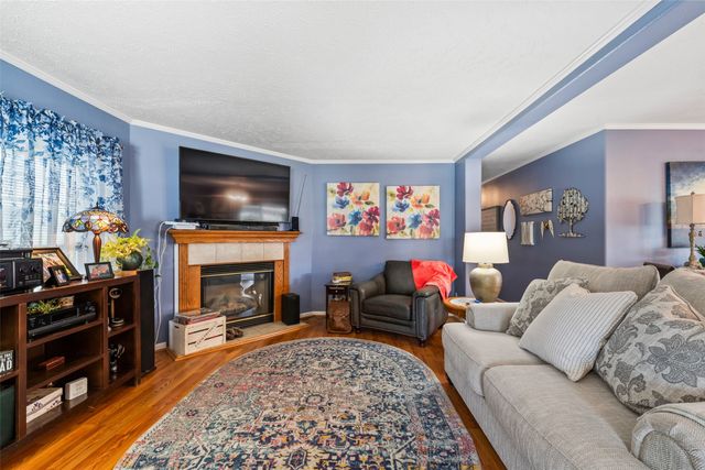 901 33rd Street SW, Bondurant, IA 50035