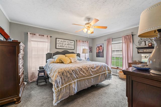 901 33rd Street SW, Bondurant, IA 50035
