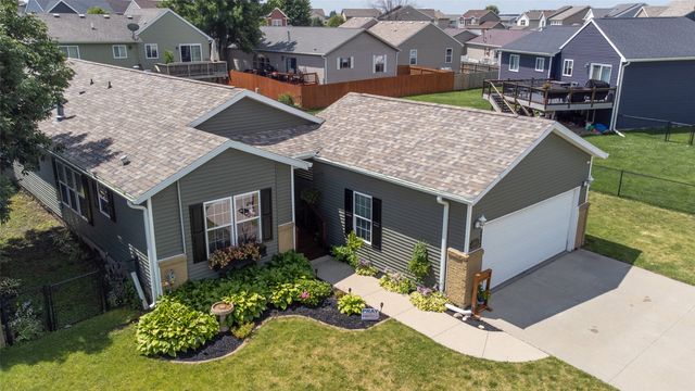 901 33rd Street SW, Bondurant, IA 50035