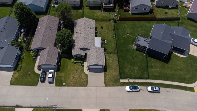 901 33rd Street SW, Bondurant, IA 50035