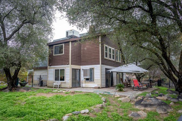 40954 Cherokee Oaks Drive, Three Rivers, CA 93271