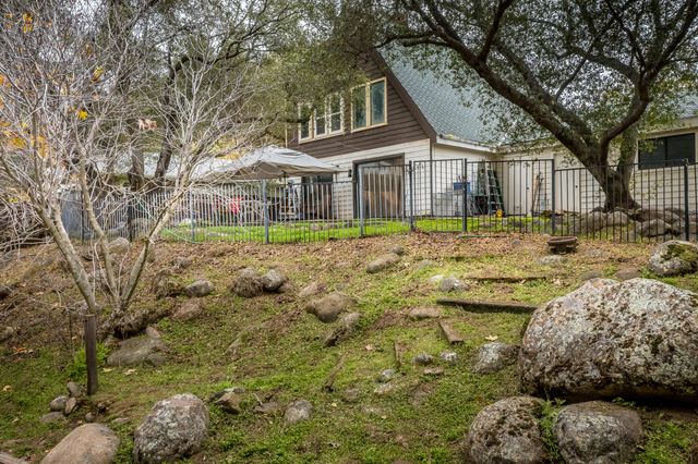 40954 Cherokee Oaks Drive, Three Rivers, CA 93271