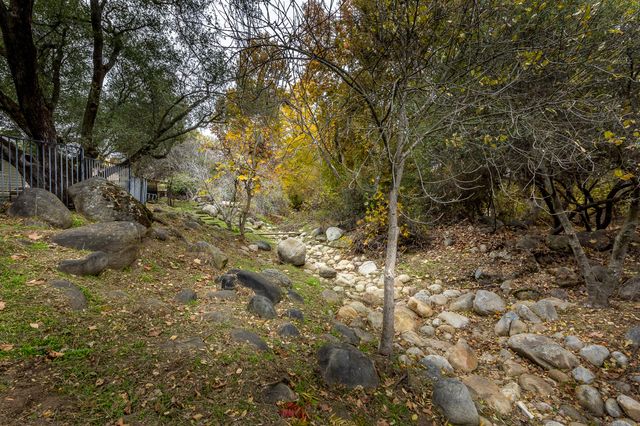 40954 Cherokee Oaks Drive, Three Rivers, CA 93271