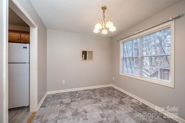 818 Gemcrest Drive NE, Conover, NC 28613