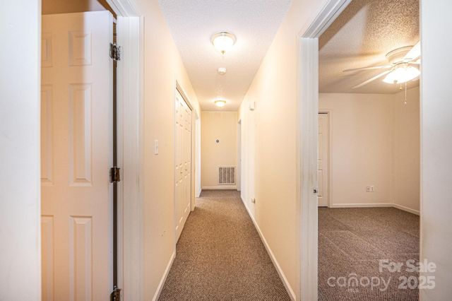 818 Gemcrest Drive NE, Conover, NC 28613