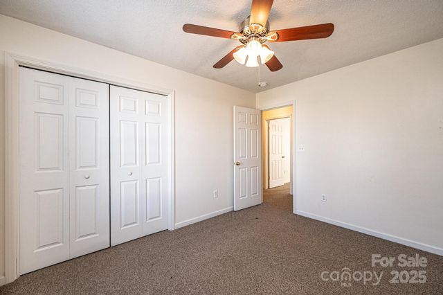 818 Gemcrest Drive NE, Conover, NC 28613