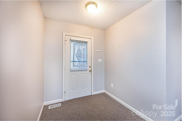 818 Gemcrest Drive NE, Conover, NC 28613