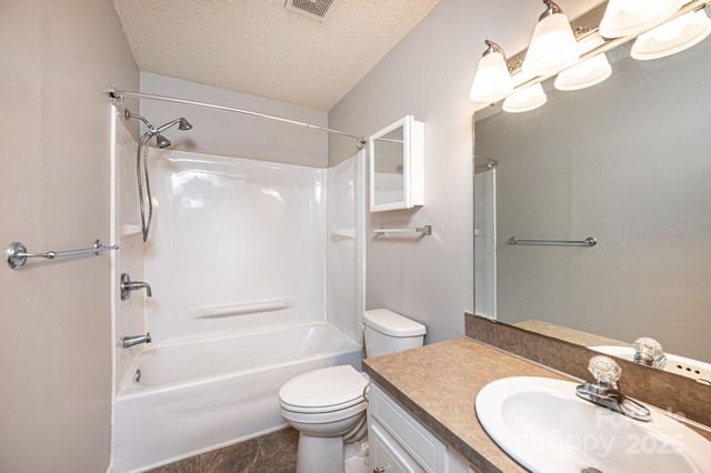 818 Gemcrest Drive NE, Conover, NC 28613