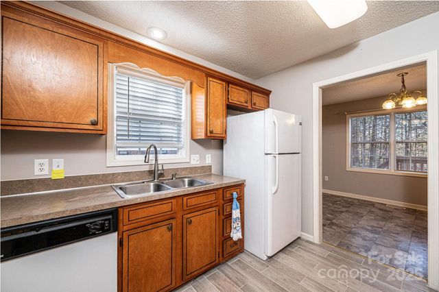 818 Gemcrest Drive NE, Conover, NC 28613