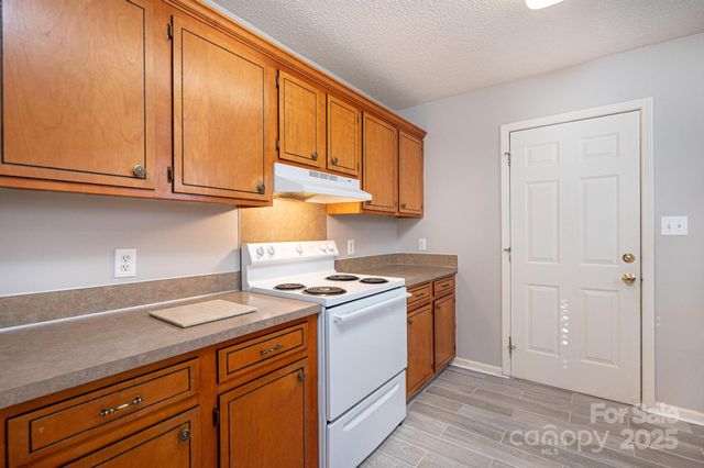 818 Gemcrest Drive NE, Conover, NC 28613