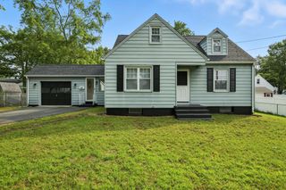 325 Hartwick St, Springfield, MA 01108
