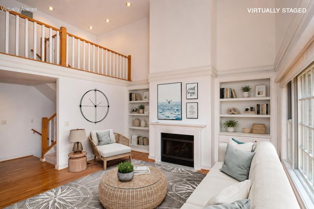 10 Village Green Circle UNIT 10, Mashpee, MA 02649