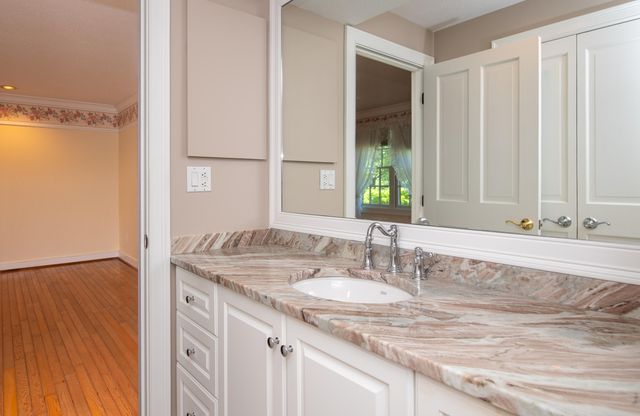 10 Village Green Circle UNIT 10, Mashpee, MA 02649