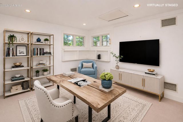 10 Village Green Circle UNIT 10, Mashpee, MA 02649