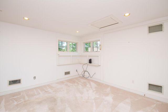 10 Village Green Circle UNIT 10, Mashpee, MA 02649