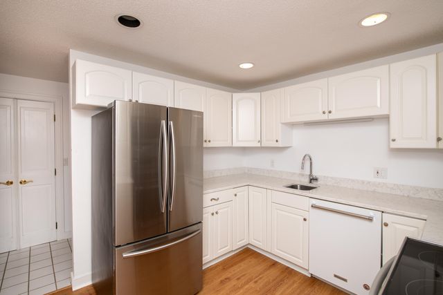 10 Village Green Circle UNIT 10, Mashpee, MA 02649