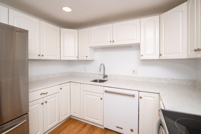 10 Village Green Circle UNIT 10, Mashpee, MA 02649