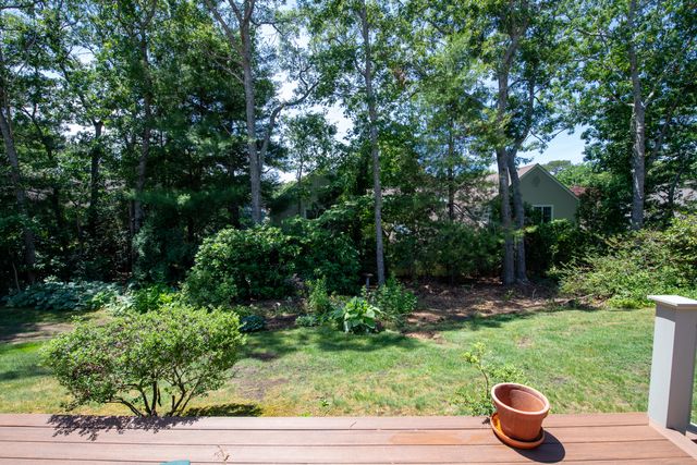 10 Village Green Circle UNIT 10, Mashpee, MA 02649